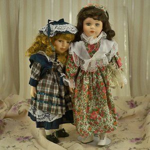 2 Porcelain Doll *W/Stand